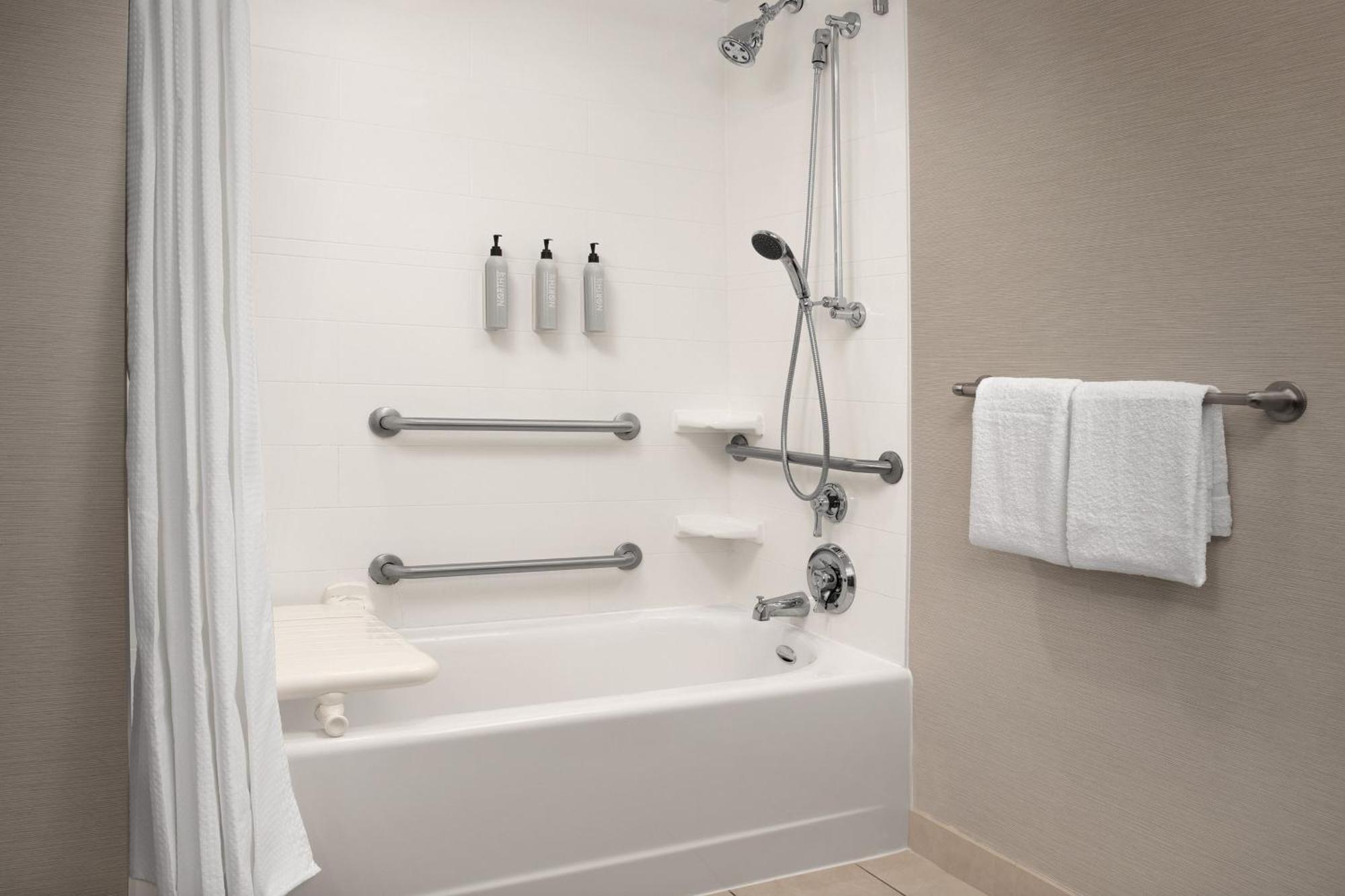 Courtyard By Marriott Syracuse Downtown At Armory Square Hotel Eksteriør billede