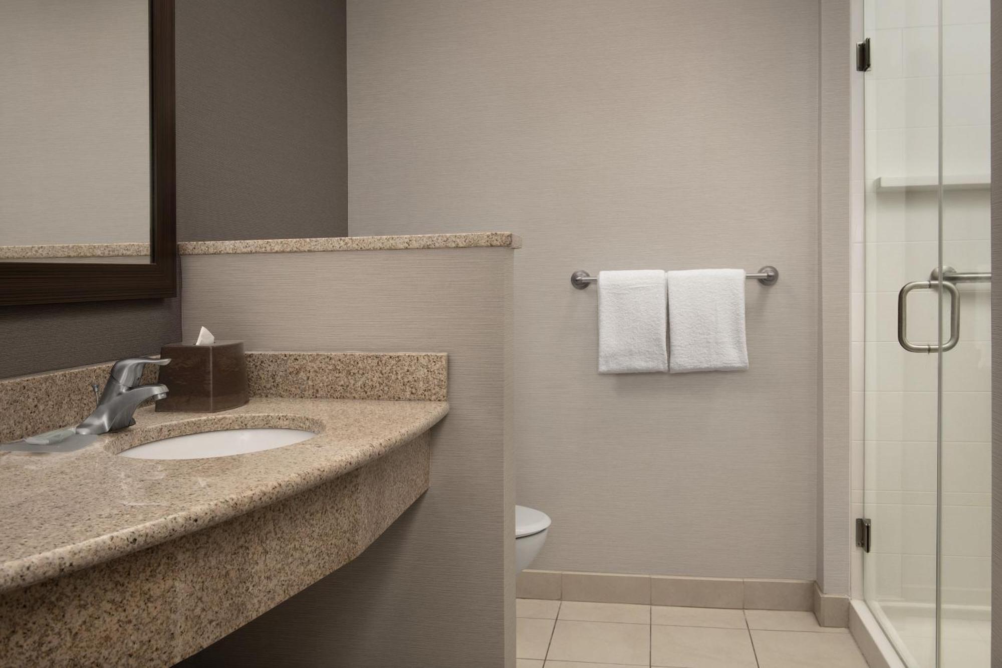 Courtyard By Marriott Syracuse Downtown At Armory Square Hotel Eksteriør billede